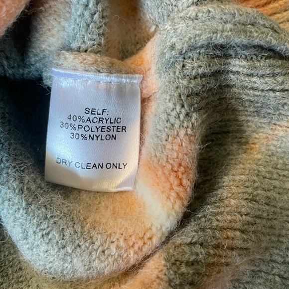 12 PM Buckle Brand Small Tie Dye Women’s Distressed Pullover Sweater - Picture 5 of 5